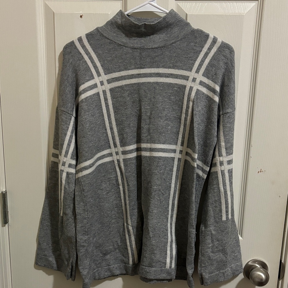 Tommy Hilfiger Gray and Cream Turtleneck Sweater
